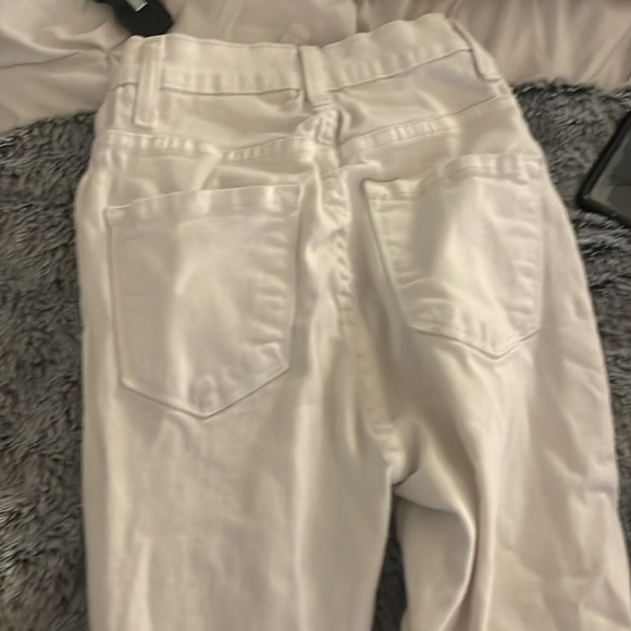 White Vibrant Flare Jeans (From Botique) size 24 - Picture 7 of 7
